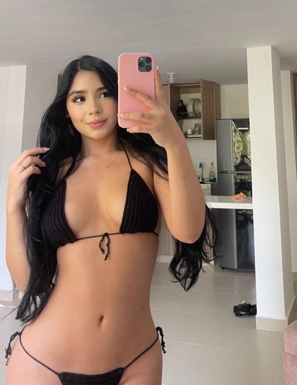 DE NUEVO EN LA ISLA 19 AÑOS FIESTERA A TOPE