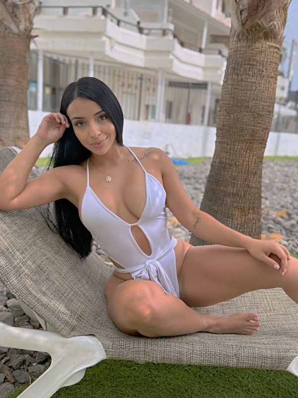 Laura EN SIETE PALMAS 24 horas colombian