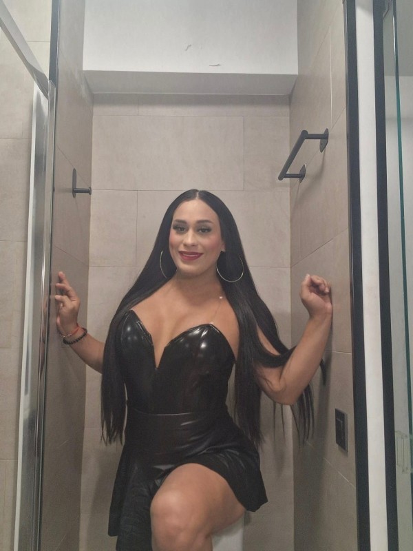 Hola mi amor soy una hermosa mulata muy guarra descomplicada y coquera