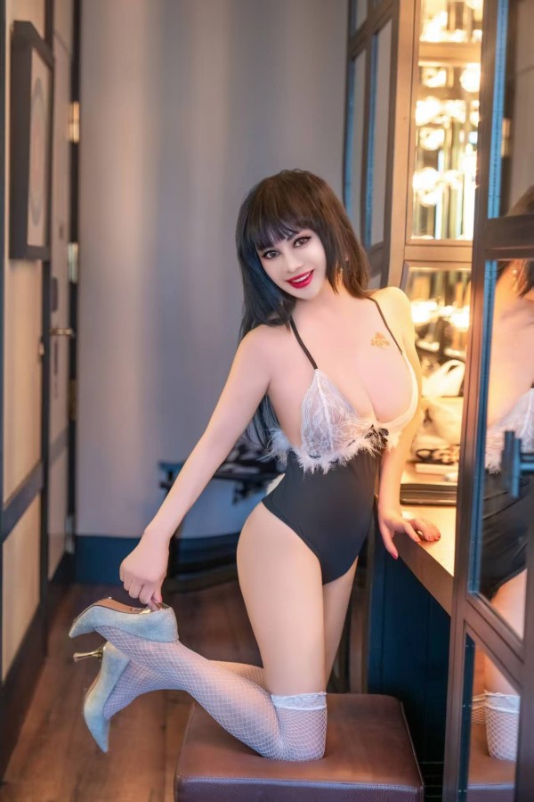 Que Guapísima nueva en Pamplona!! Sin Pijama！！！