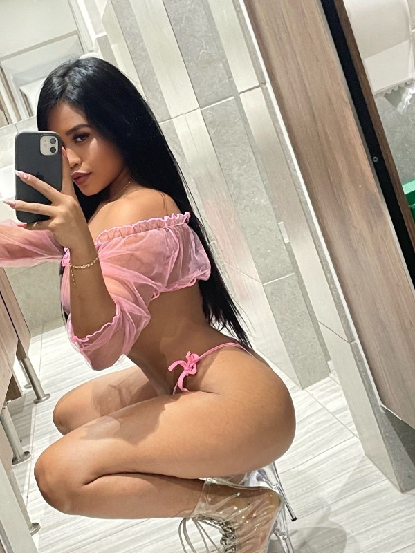 Colombiana independiente cachonda