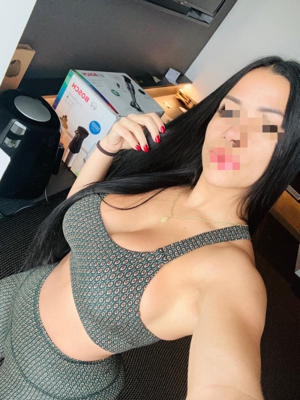 MARCHO EL SABADO Cristal Joven implicada fiestera