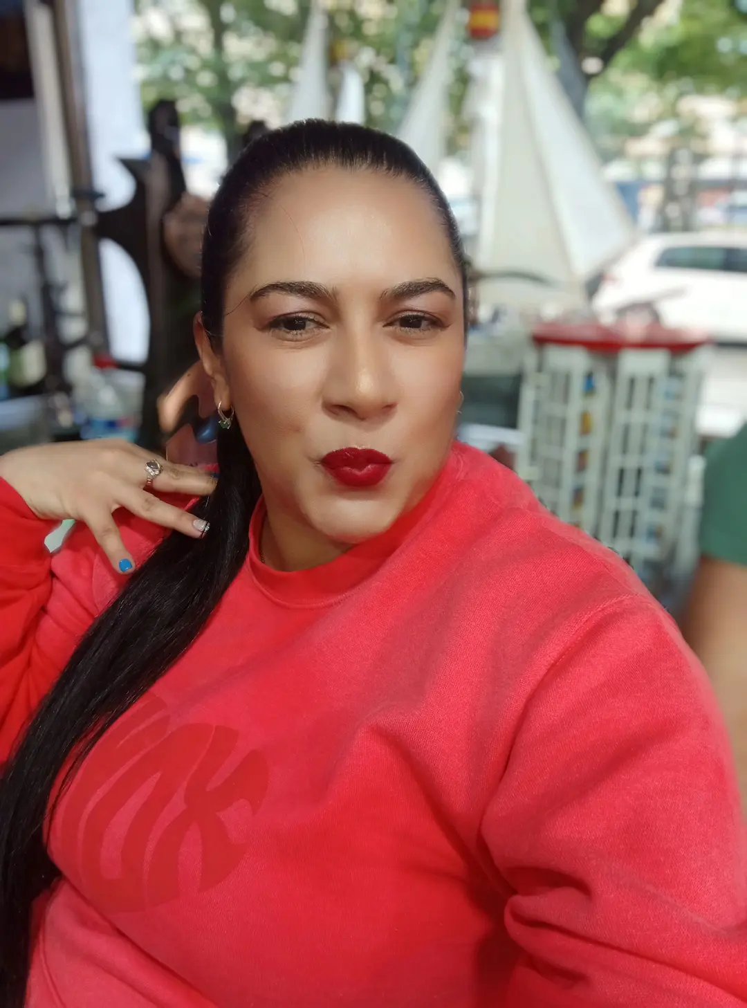 Latina cariñosa cahonada y muy extrovertida