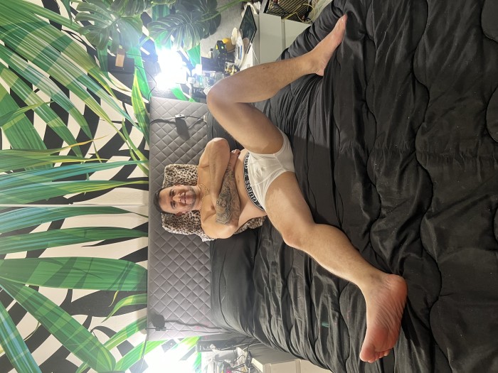 Sebastian colombiano de Cali el rey de las fiestas