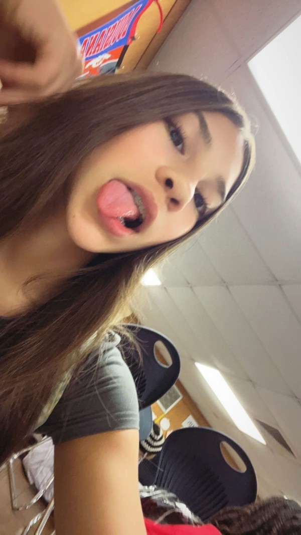 MADRID ,JOVEN COLOMBIANA , JUGUETONA.