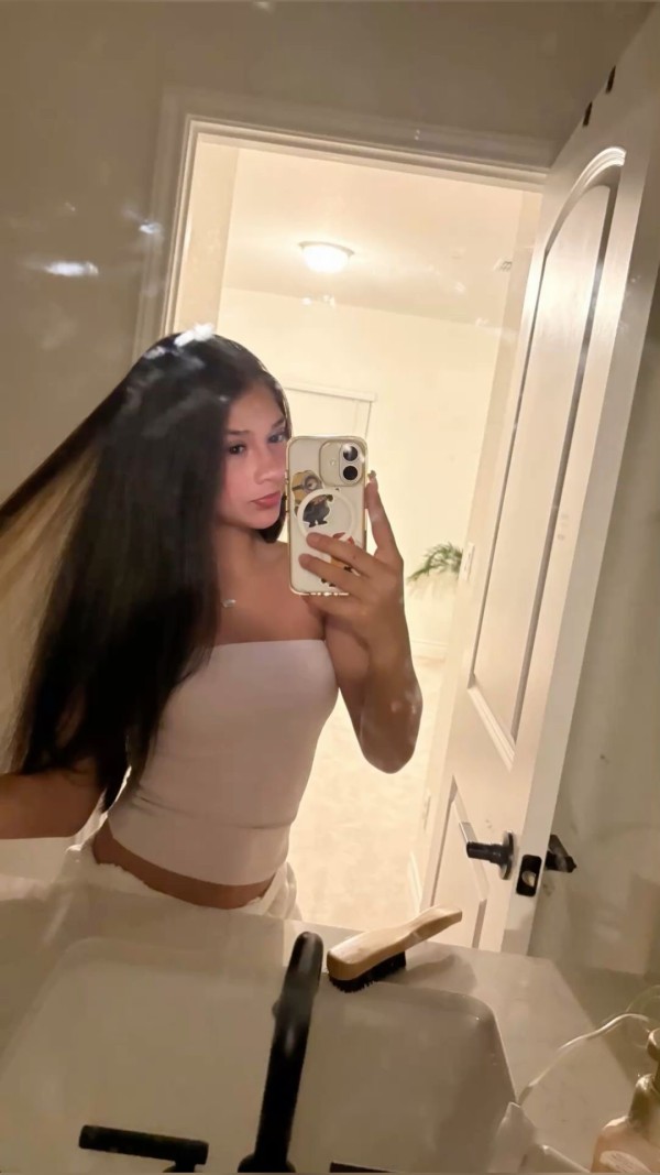 MADRID ,JOVEN COLOMBIANA , JUGUETONA.