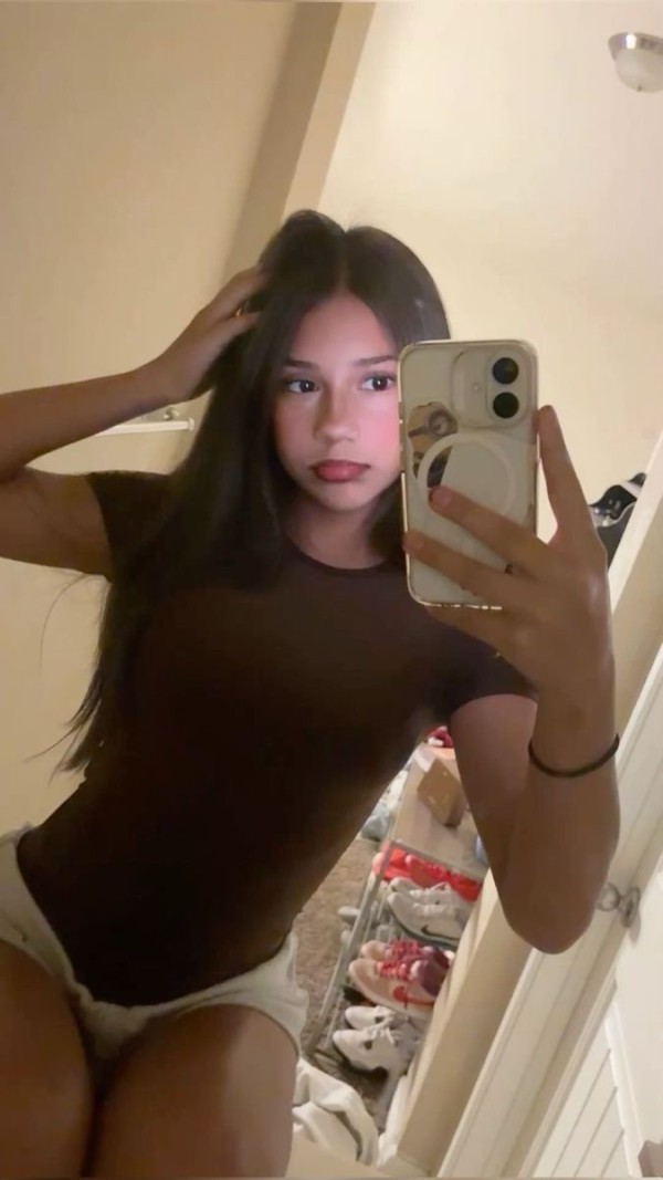 MADRID ,JOVEN COLOMBIANA , JUGUETONA.