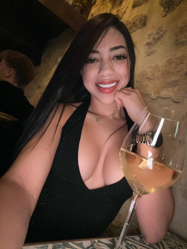Paula – Colombiana Acompañante de Lujo en Ibiza