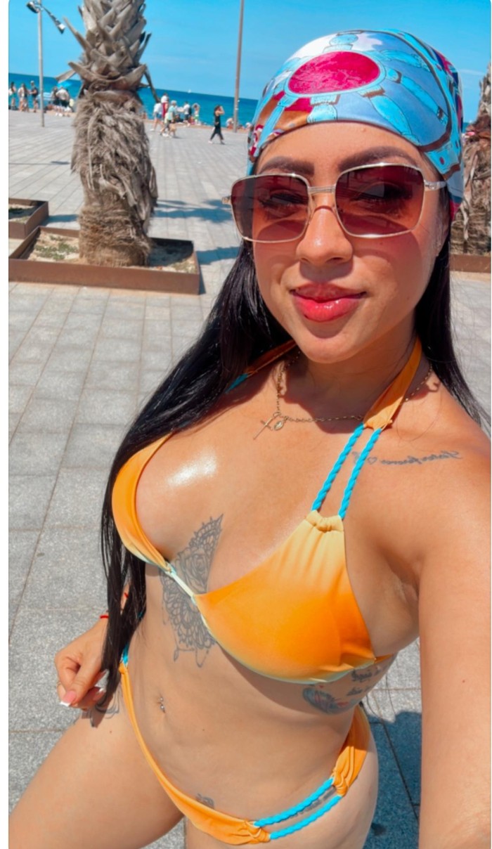LATINA MUY GUARRA DISPONIBLE PARA TI