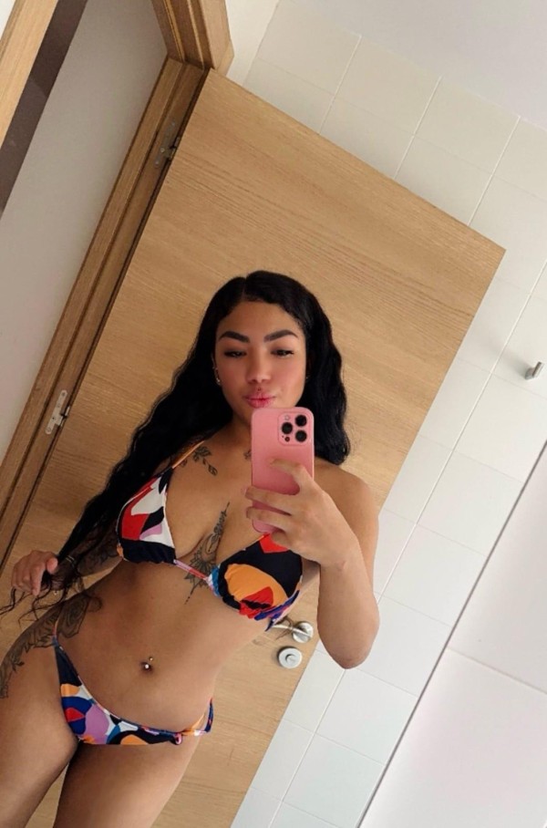 EN VALLECAS ESCORT DE LUJO MUCHO PLACER Y FANTASIA