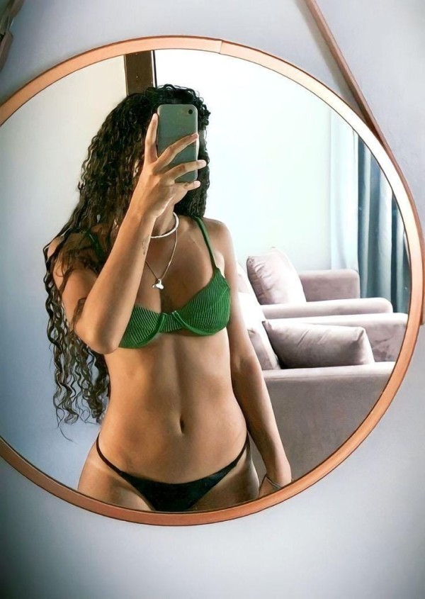 EN VALLECAS ESCORT DE LUJO MUCHO PLACER Y FANTASIA