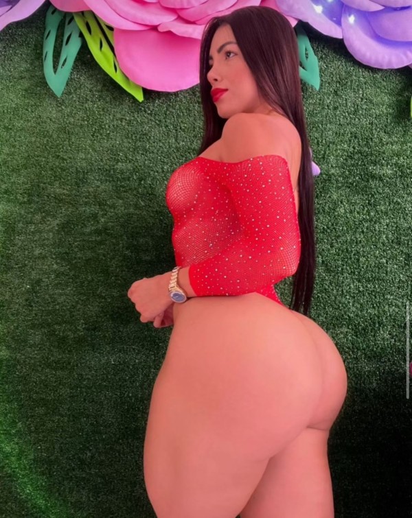 Roxana hermosa transexual fiestera, seré tu novia Trans una fantasía real