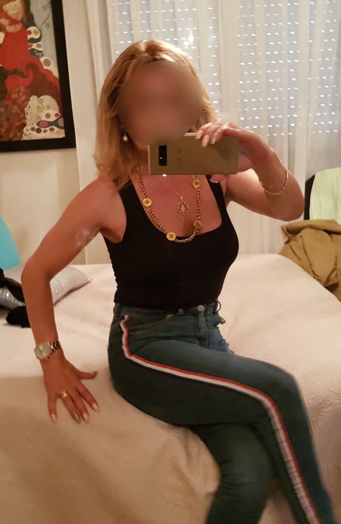 Transexual asturiana masajista profesional