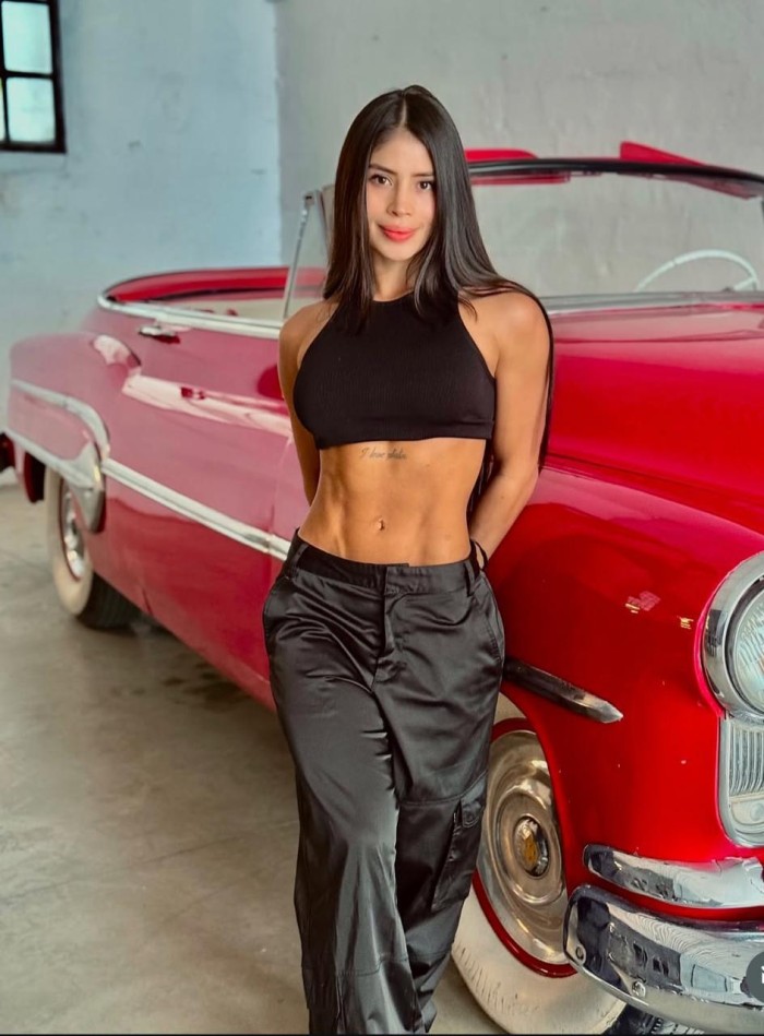 Soy una chica atractiva y muy muy activa