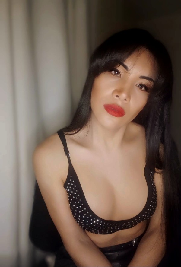 Alexia trans guapísima en persona sin engaños ni filtros