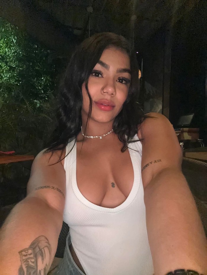 Colombiana muy dulce y decidida