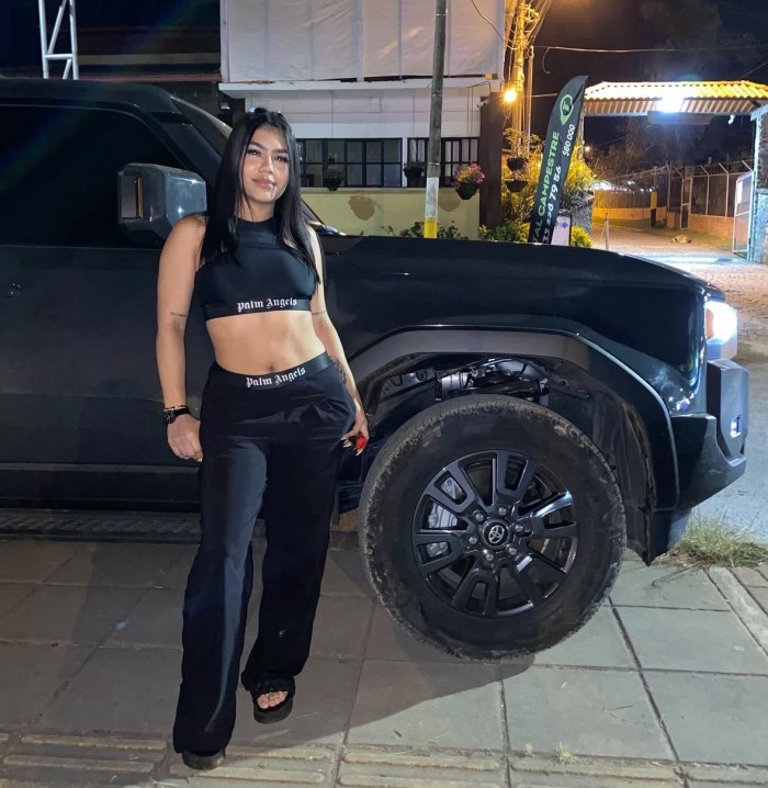 Colombiana muy dulce y decidida