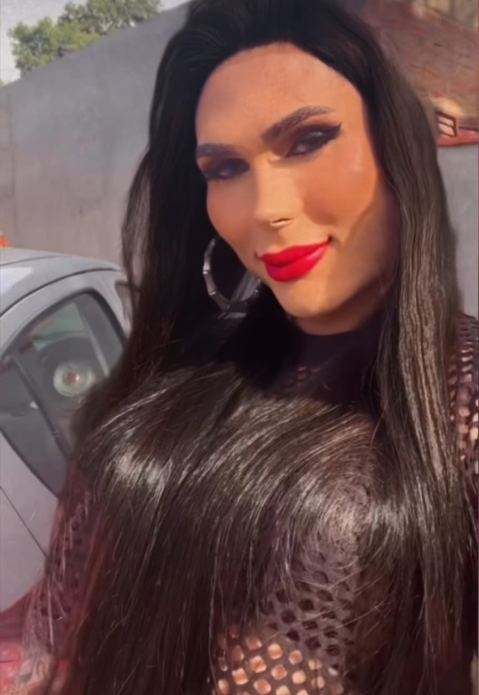 Tranny Claudia morenaza exótica Alta 1.80