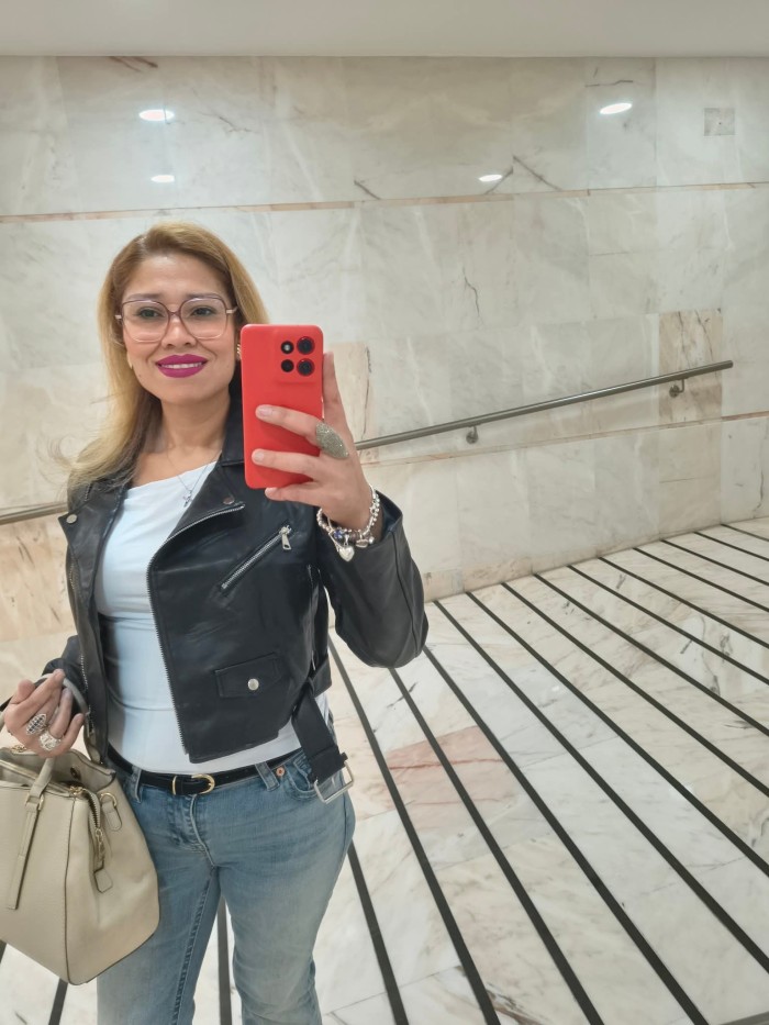 Sólo videollamada y venta de videos personalizados