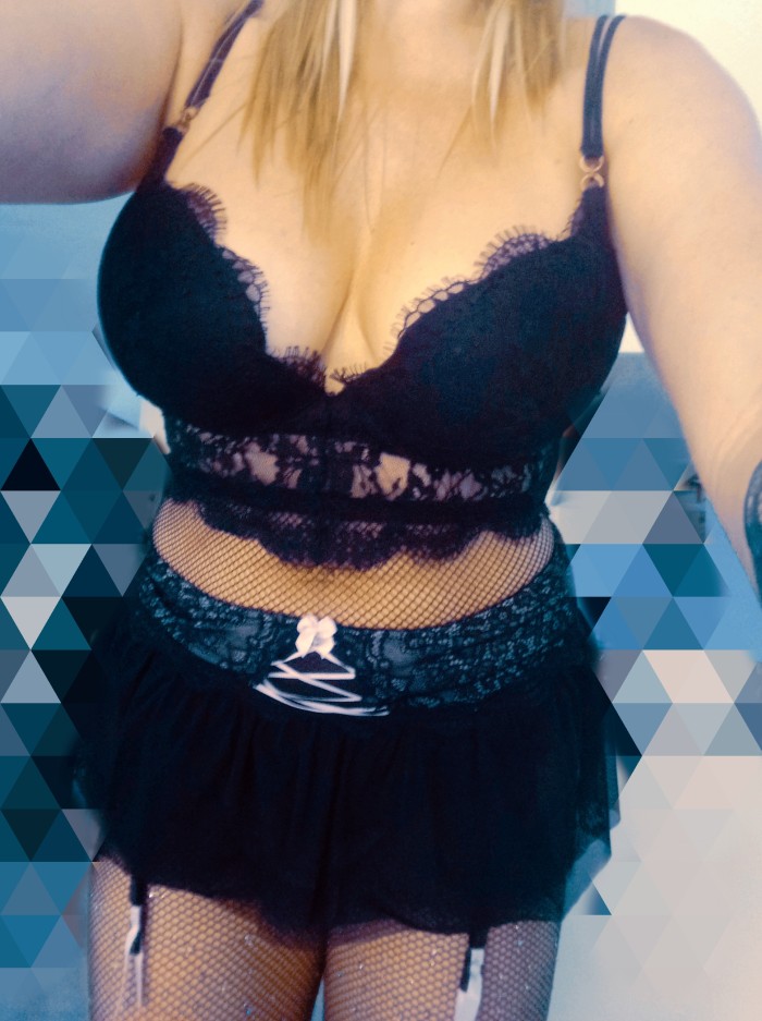 Rubia hot de país frío