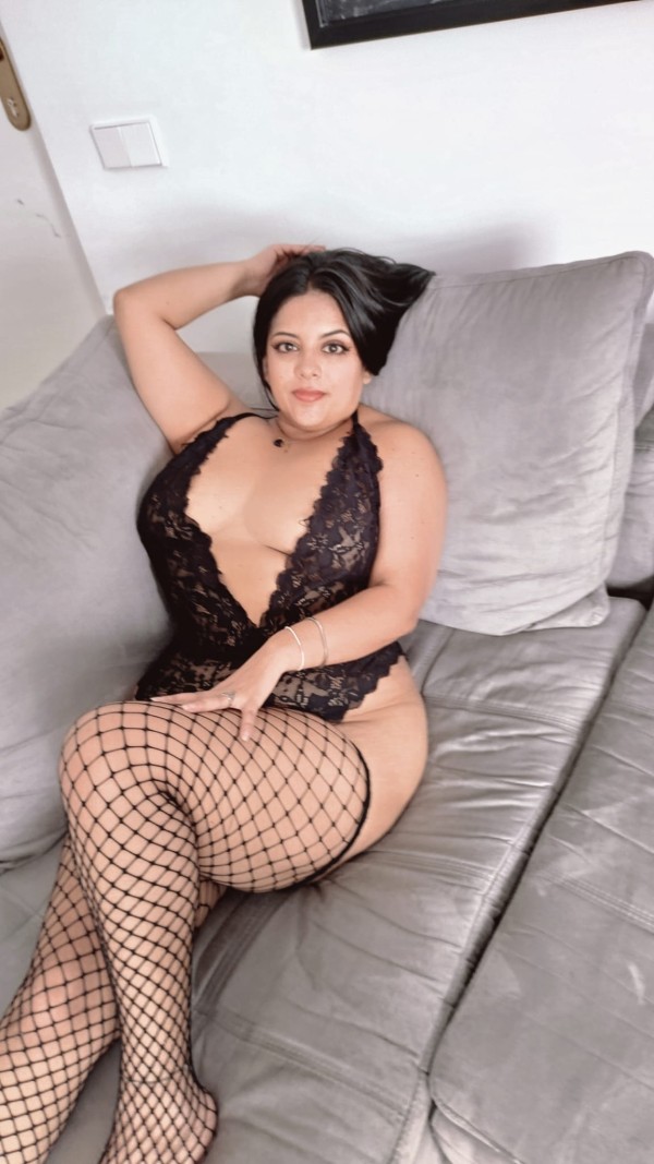 Sara  25 años pícara, y atrevida.