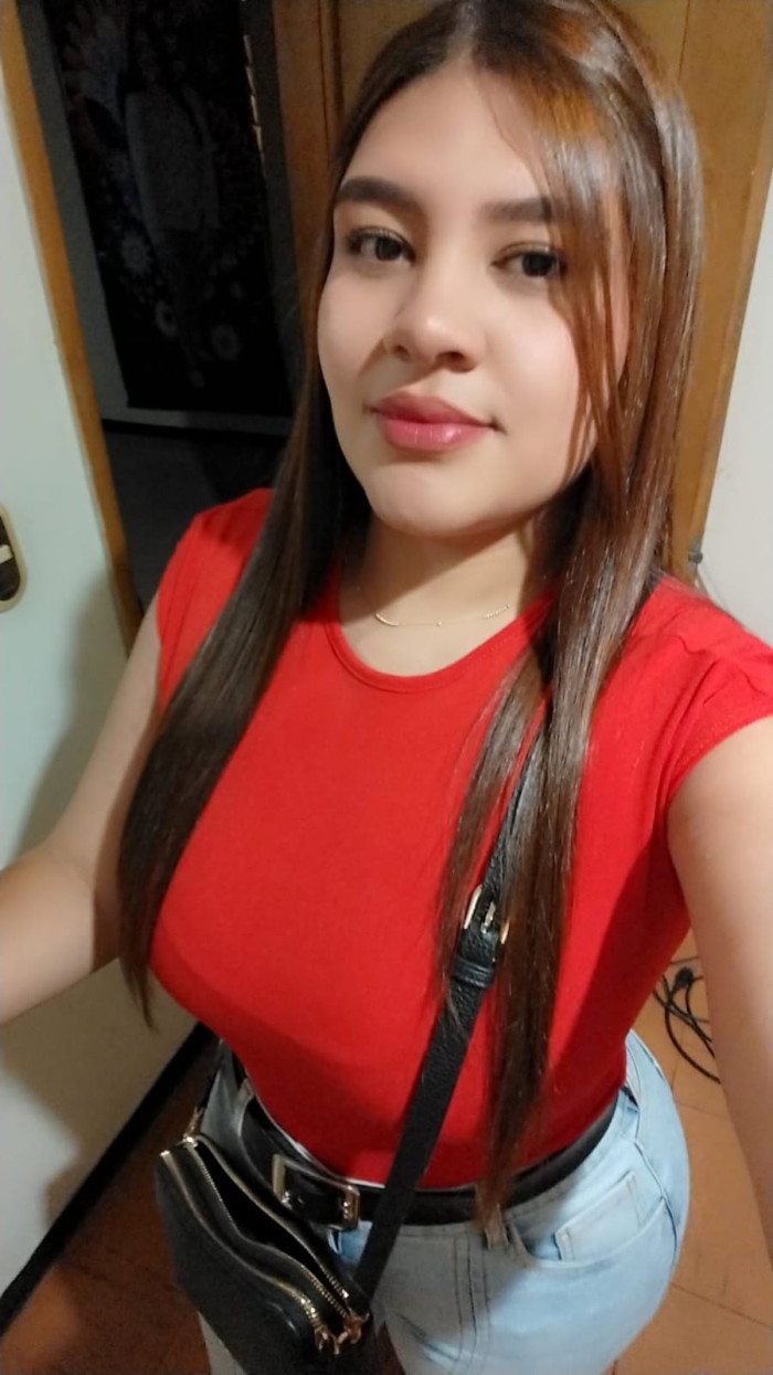 ARDIENTE COQUETA Y FIESTERA LATINA EN COLLBLANC