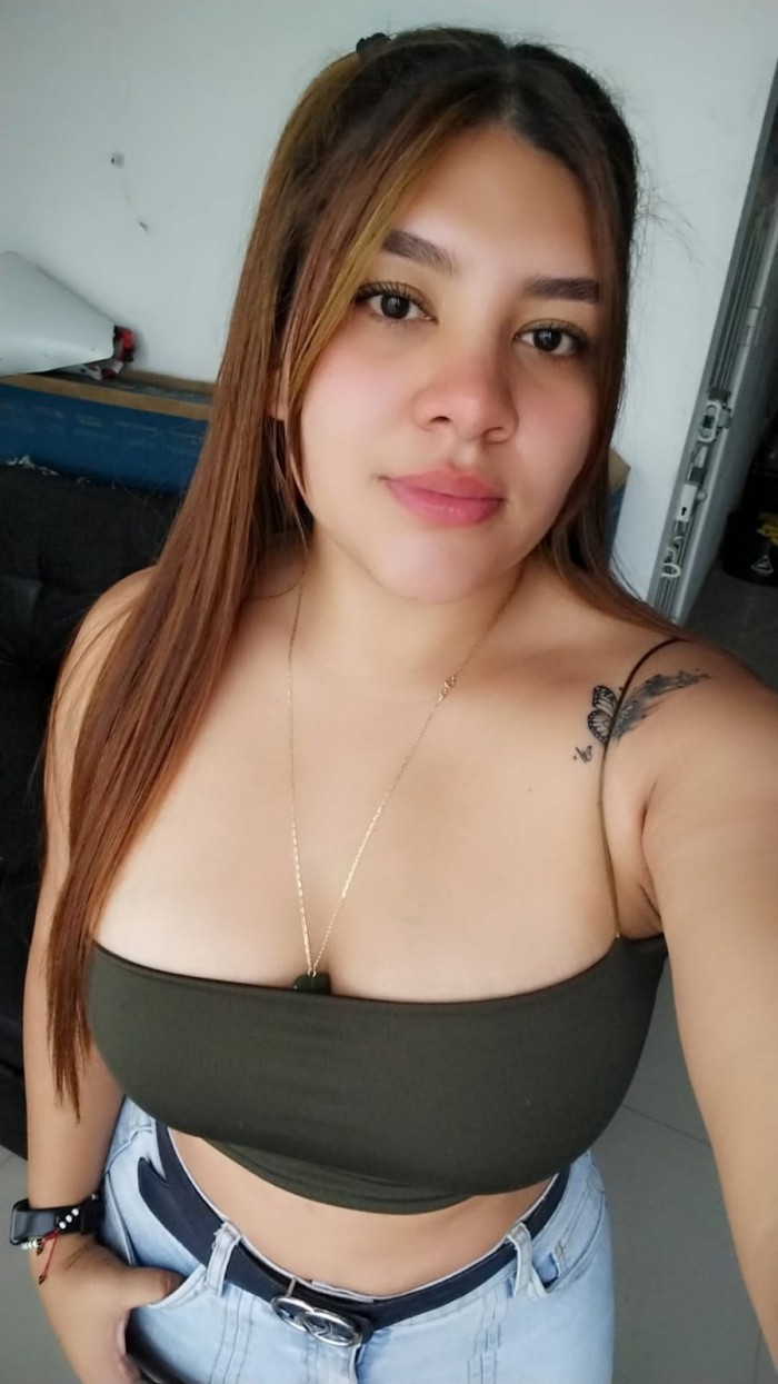 ARDIENTE COQUETA Y FIESTERA LATINA EN COLLBLANC