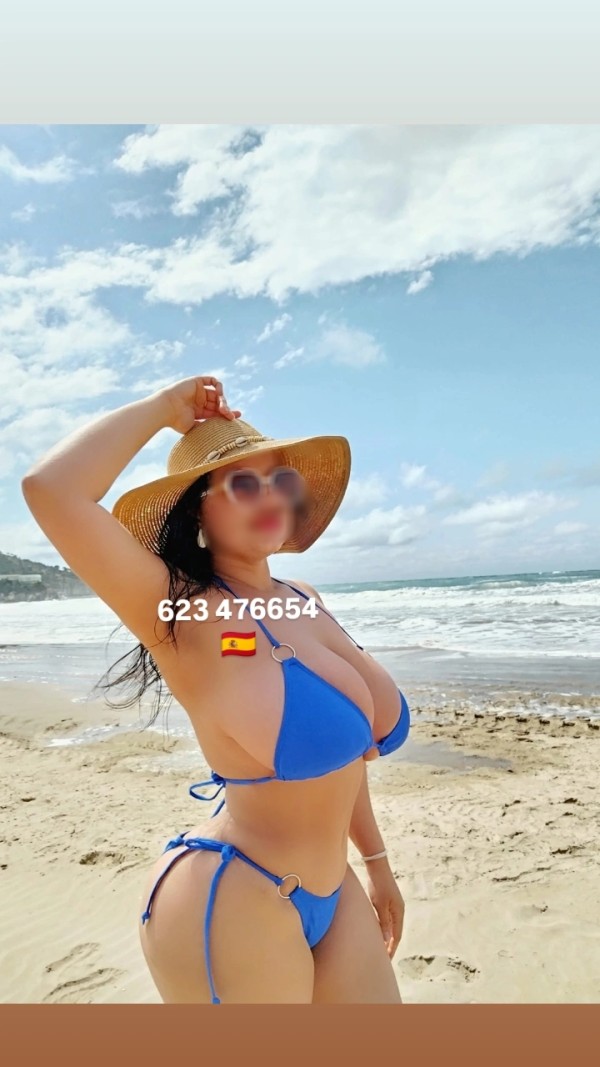 EXHUBERANTE TETONA NATURAL, CUBANA DE LOCOS, TETAS NATURALES