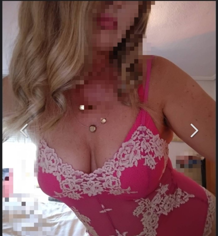 CARMEN UNA QUIROMASAJISTA ESPECTACULAR EROTICA