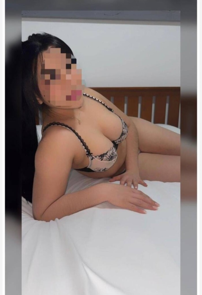 Mujer latina guapa y cachonda. Puertollano