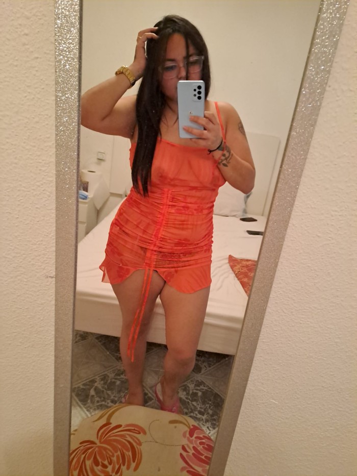 Totana Camila jovencita cariñosa recién llegada