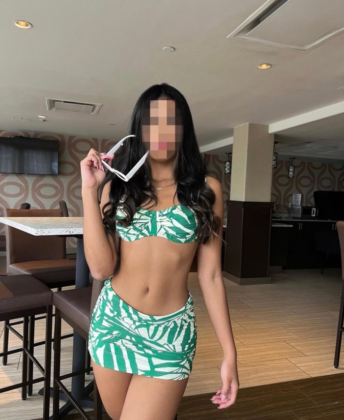 Colombiana muy cachonda y fiestera