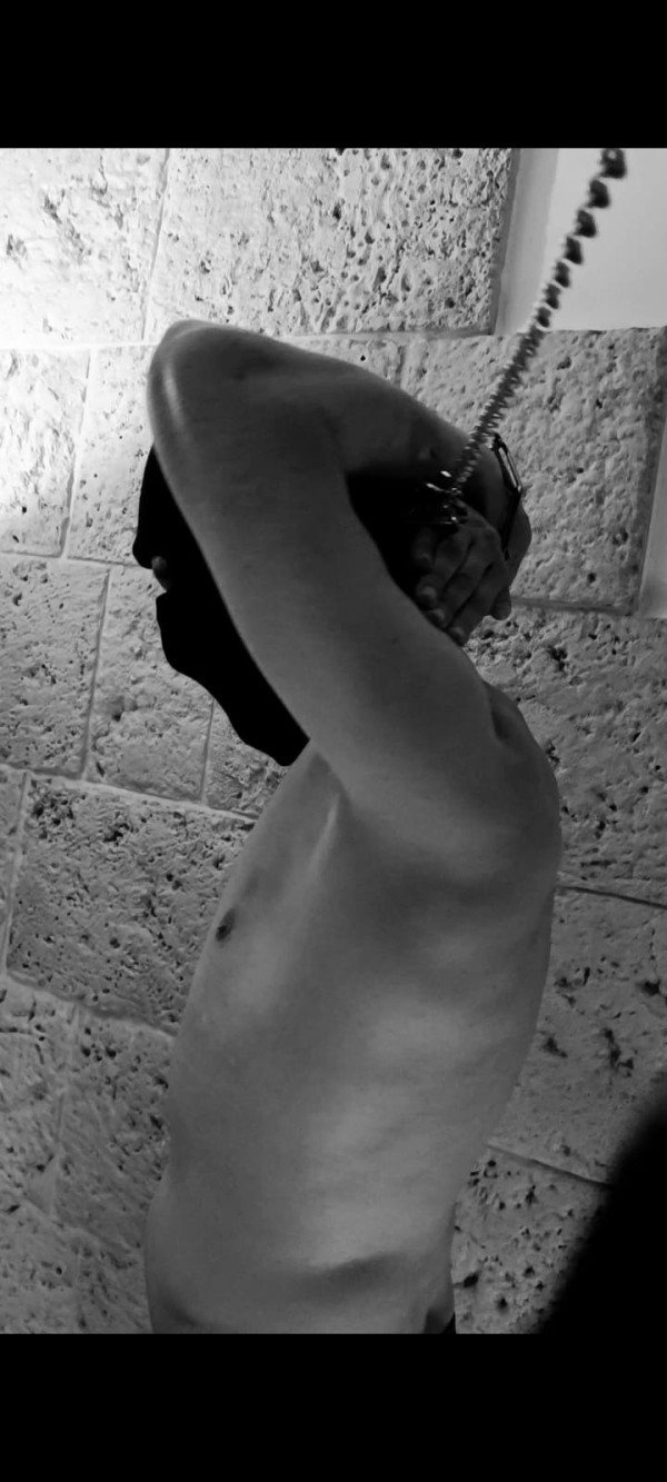 Mistress María Fetiches Asmr BDSM lluvia Creak axilas