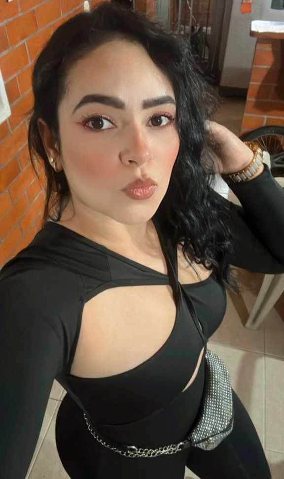 RECIEN LLEGADA FOGOSA, LA REINA DE TUS FIESTAS BLANCAS (FOTOS REALES 100%)