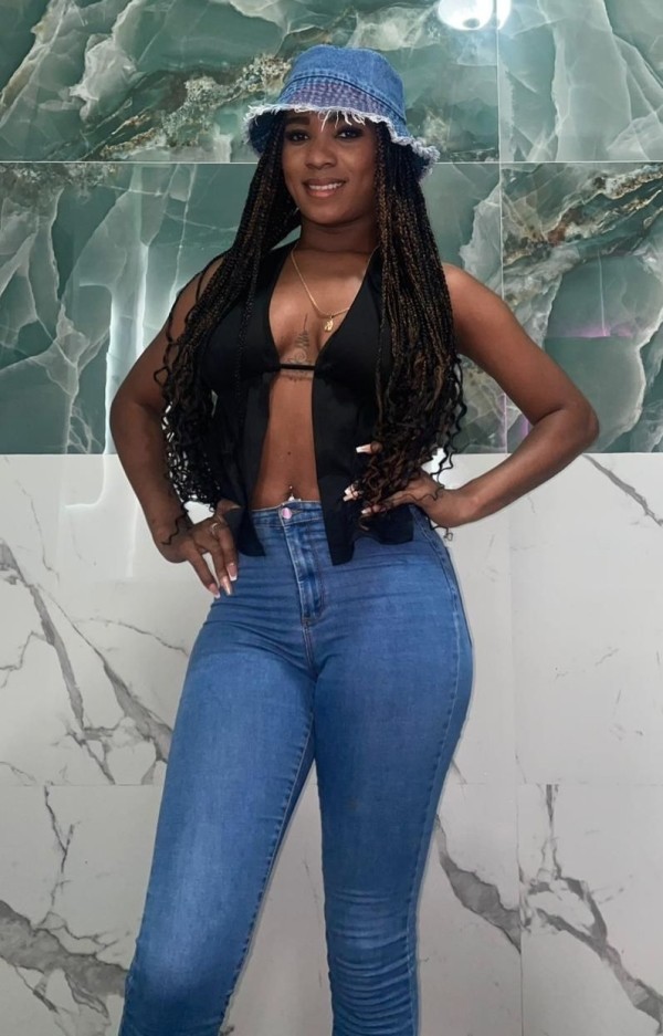 Maria escort mulata  delgada traga leche  24/7 Bilbao desplazamientos