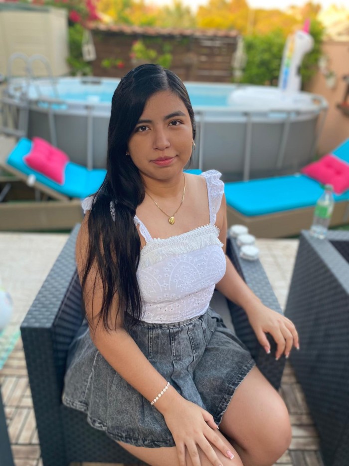 ESCORT CACHONDA E IMPLICADA
