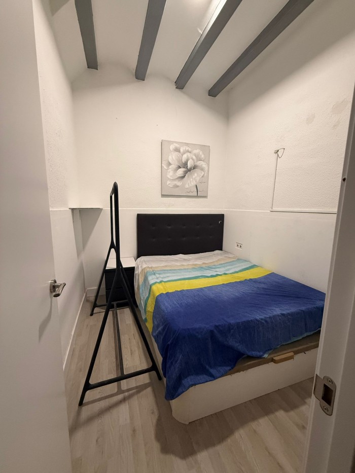 SE ALQUILA PRECIOSA HABITACIÓN BARRIO SANT ADREU