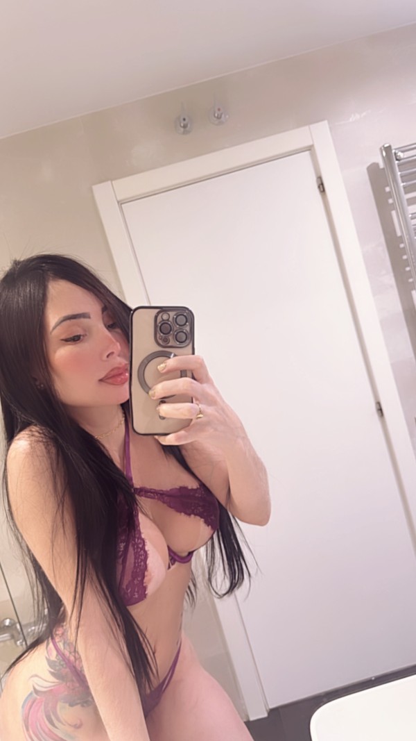 Guapísima latina en plaza castilla