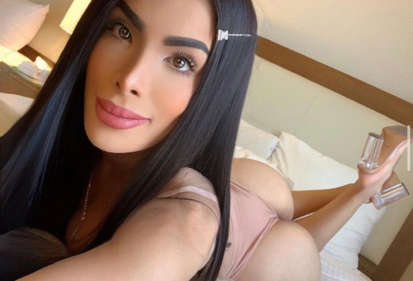 Hermosa jovencita fiestera super top