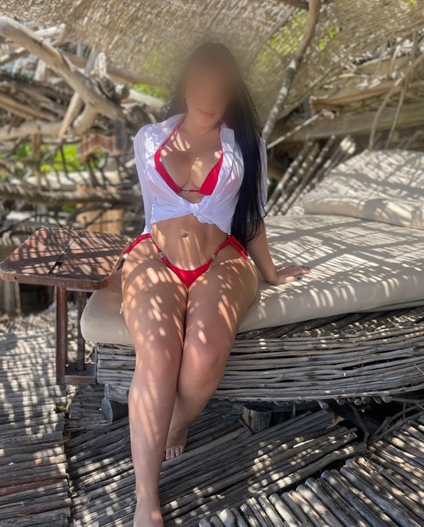 MUJER MUY COMPLETA MUCHO GRIEGO Y FANTASÍA 24H NOVEDAD