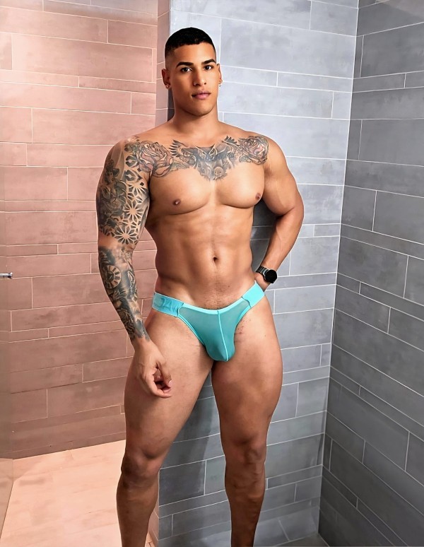 Latino 658285591