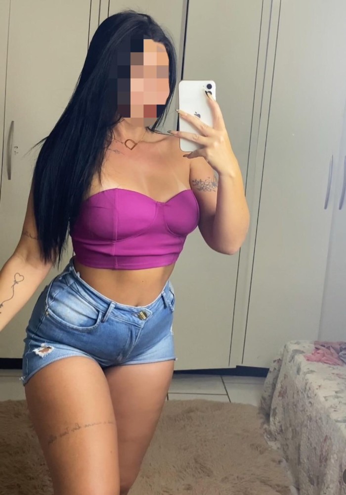 GUAPA ATRACTIVA FIESTERA
