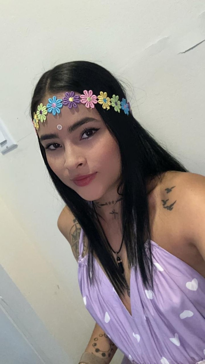 BELLA CHIQUILLA SEXY CACHONDA DE CURVAS NATURALES NOVEDAD