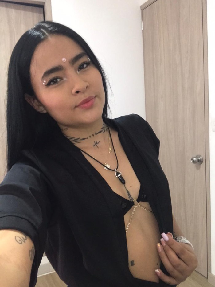 HERMOSA LATINA TU JOVENCITA IDEAL FOGOSA FIESTERA TE ATREVES NOVEDAD