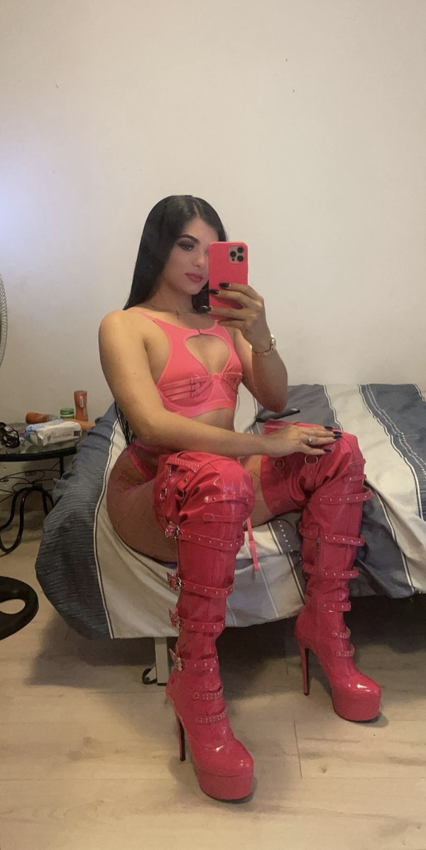 Bombón latino colombiana primera ves en tu ciudad