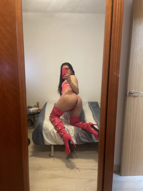 Bombón latino colombiana primera ves en tu ciudad