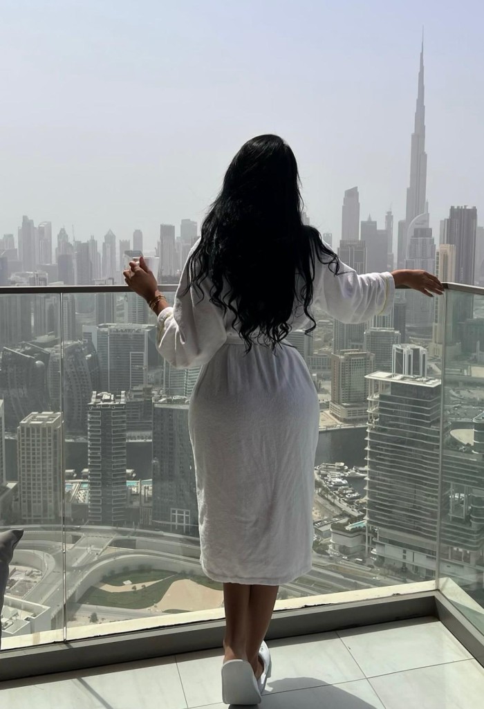 Novedad (salidas)  exótica amante de los buenos