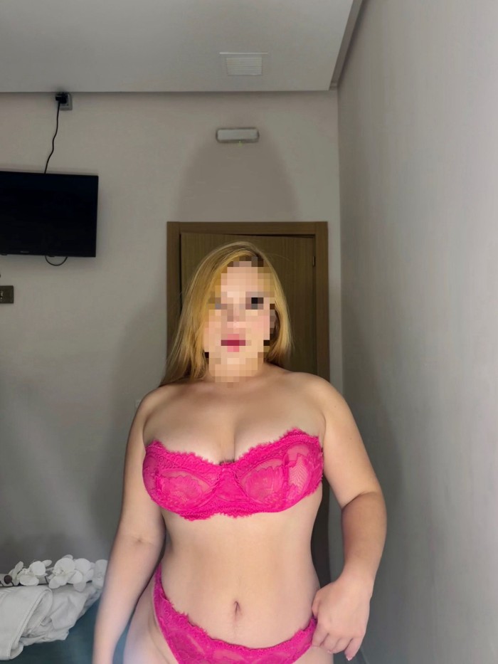 LATINA SEXY JUGUETONA AMABLE CARIÑOSA COMPLETA