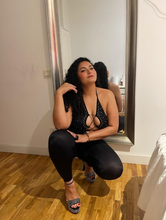 VALENTINA TU AMANTE MAS GUAPA Y SEXY