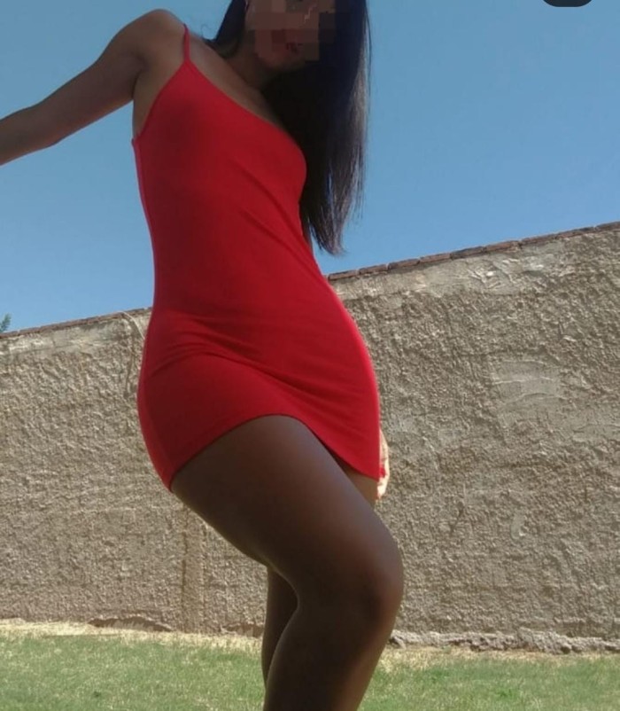 MORENITA MUY PUTA, NUEVA POR LA ZONA